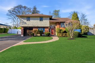 189 Marilynn Street, East Islip, NY 11730