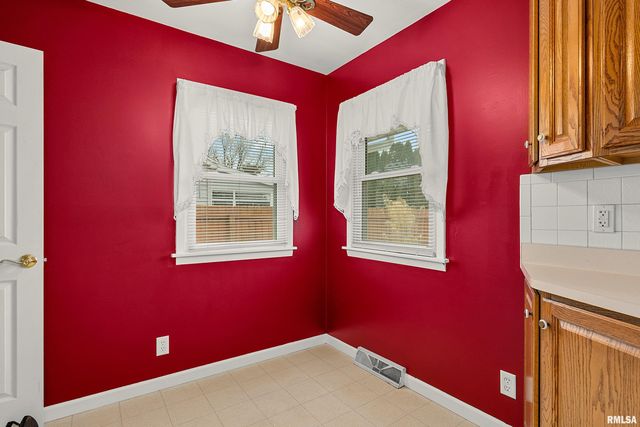 131 GLENRIDGE Drive, East Peoria, IL 61611