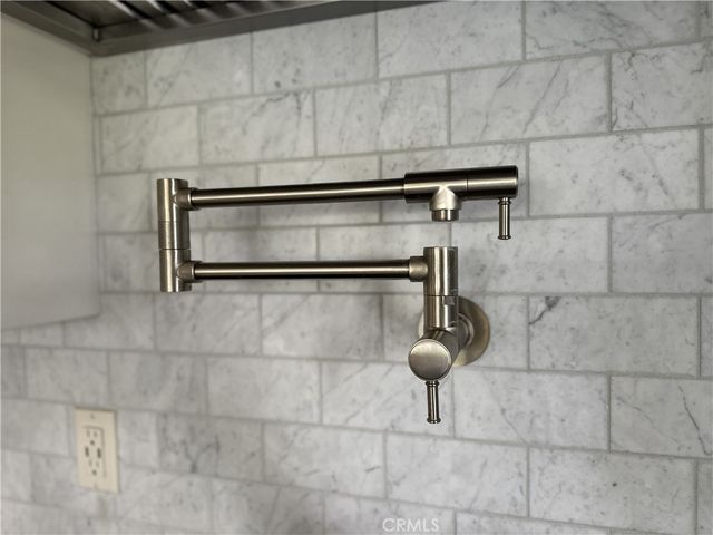 27781 St Bernard Lane, Lake Arrowhead, CA 92352