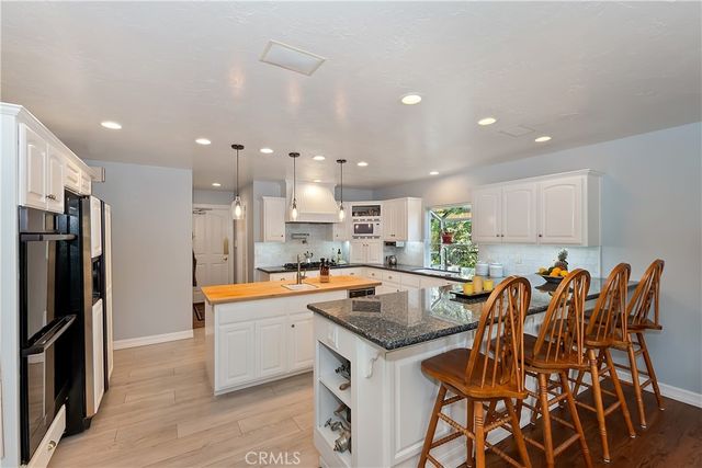 27781 St Bernard Lane, Lake Arrowhead, CA 92352