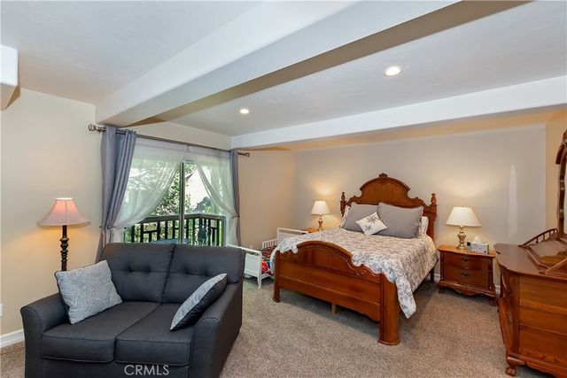 27781 St Bernard Lane, Lake Arrowhead, CA 92352