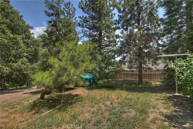 27781 St Bernard Lane, Lake Arrowhead, CA 92352