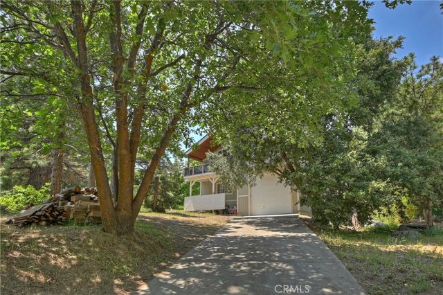 27781 St Bernard Lane, Lake Arrowhead, CA 92352