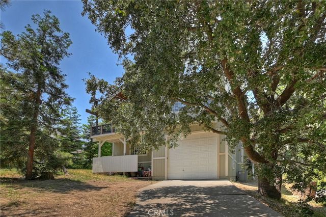 27781 St Bernard Lane, Lake Arrowhead, CA 92352