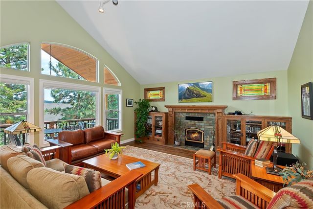 27781 St Bernard Lane, Lake Arrowhead, CA 92352