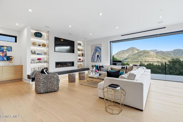 483 Lake Sherwood Drive, Westlake Village, CA 91361