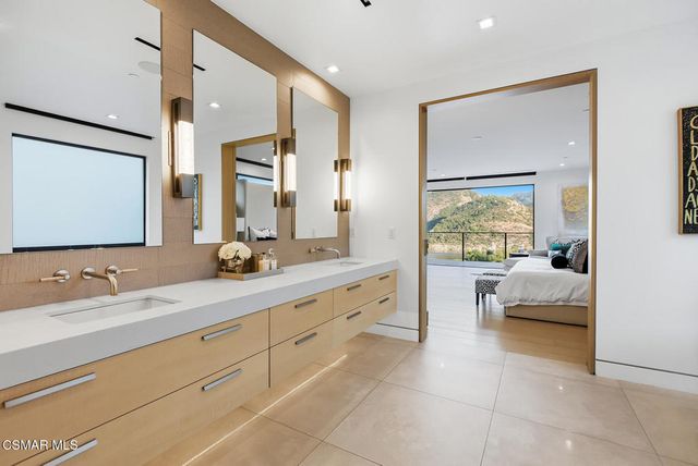 483 Lake Sherwood Drive, Westlake Village, CA 91361