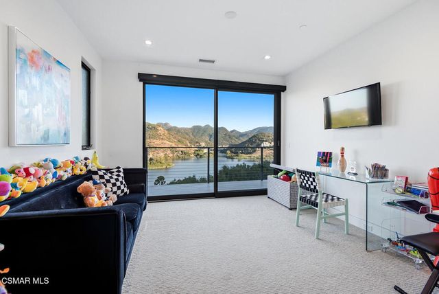 483 Lake Sherwood Drive, Westlake Village, CA 91361