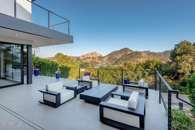 483 Lake Sherwood Drive, Westlake Village, CA 91361
