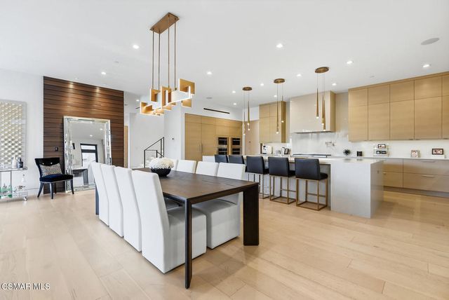 483 Lake Sherwood Drive, Westlake Village, CA 91361
