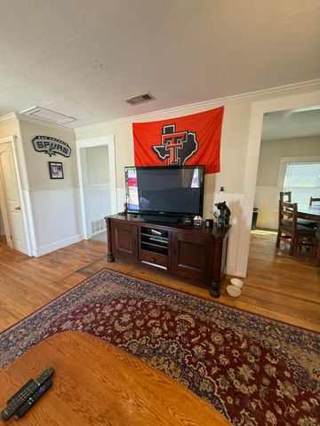 2601 30th Street, Lubbock, TX 79410