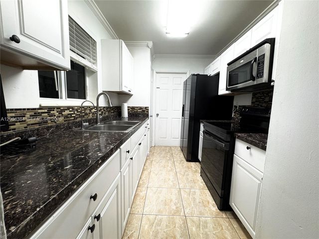 2950 NW 210th Terrace, Miami Gardens, FL 33056