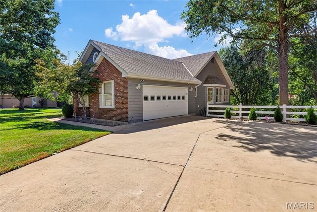 6 Potomac Court, St Charles, MO 63303