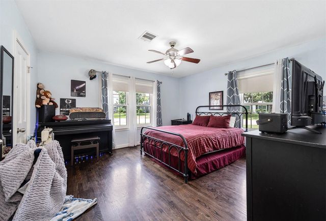 1601 Saxon Drive, Houston, TX 77018