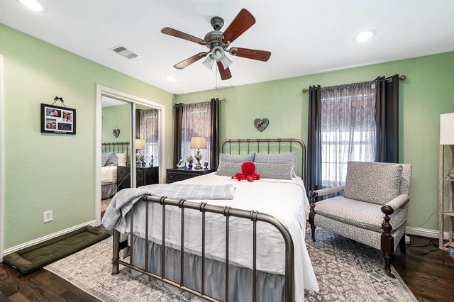 1601 Saxon Drive, Houston, TX 77018