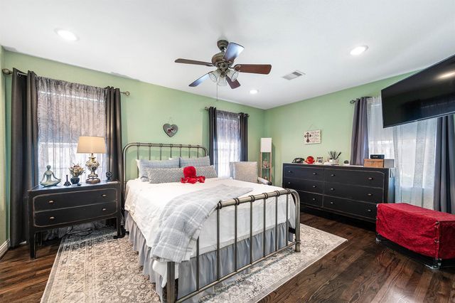 1601 Saxon Drive, Houston, TX 77018