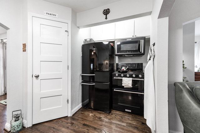 1601 Saxon Drive, Houston, TX 77018