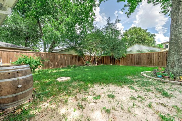 1601 Saxon Drive, Houston, TX 77018