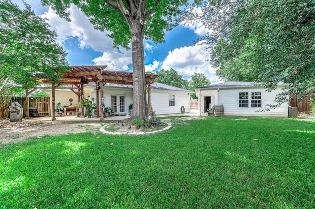 1601 Saxon Drive, Houston, TX 77018
