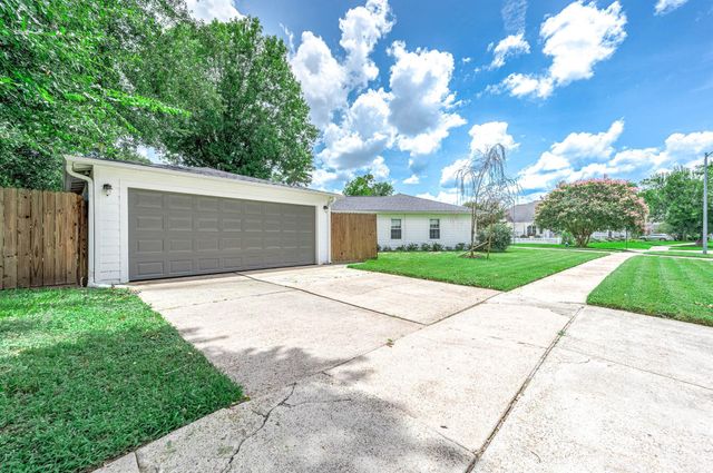 1601 Saxon Drive, Houston, TX 77018