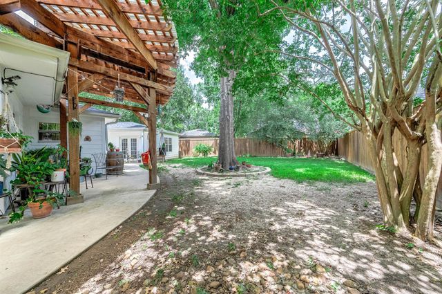1601 Saxon Drive, Houston, TX 77018