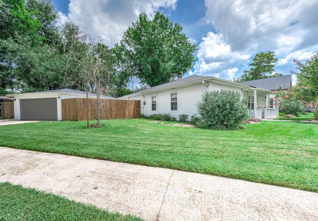 1601 Saxon Drive, Houston, TX 77018