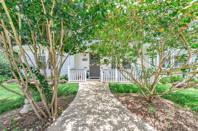 1601 Saxon Drive, Houston, TX 77018