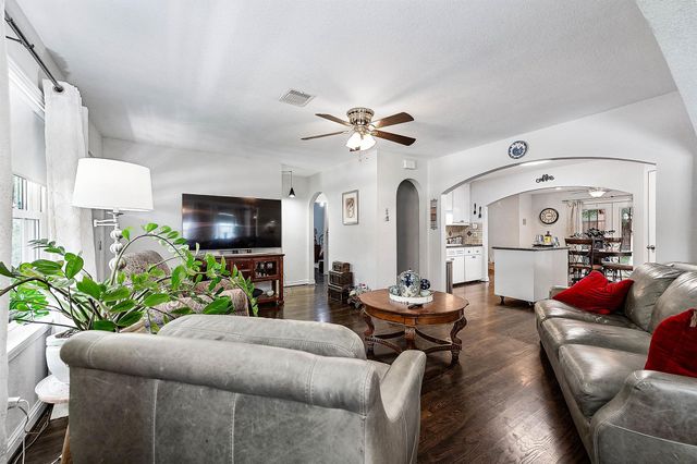 1601 Saxon Drive, Houston, TX 77018