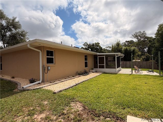 521 Hiawatha Avenue, Inverness, FL 34452