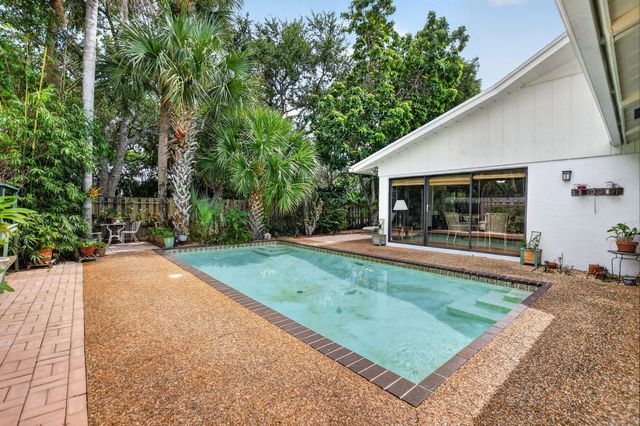 4899 Sugar Pine Drive, Boca Raton, FL 33487