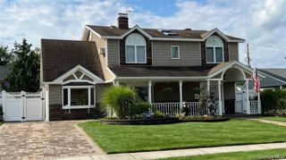 26 Ballad Lane, Hicksville, NY 11801