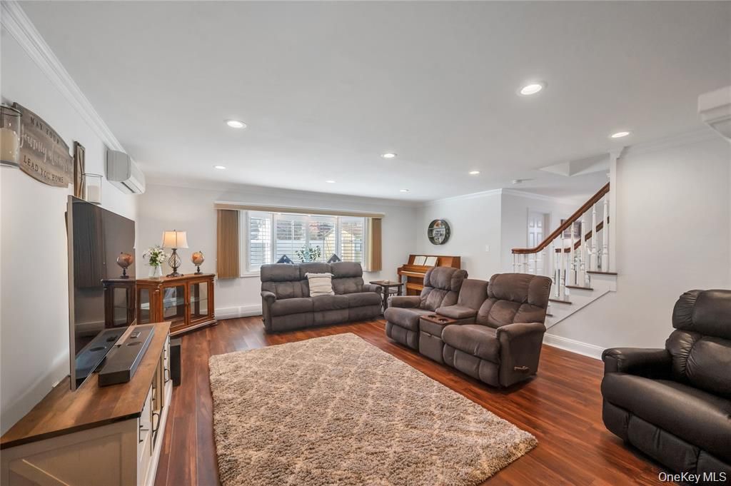 26 Ballad Lane, Hicksville, NY 11801 — photo 5