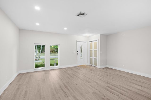 14624 Country Side Lane, Delray Beach, FL 33484