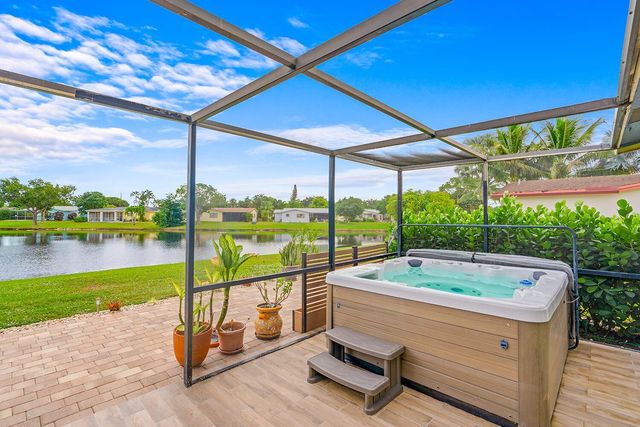 14624 Country Side Lane, Delray Beach, FL 33484