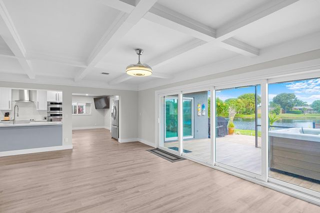 14624 Country Side Lane, Delray Beach, FL 33484