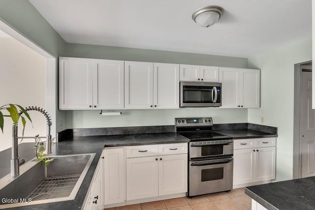 7 Jaipur Lane, Saratoga Springs, NY 12866