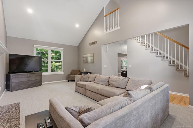 1172 Key West Drive, Lake Orion, MI 48360