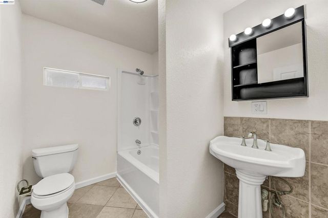 1614 82nd Ave, Oakland, CA 94621