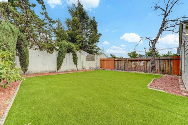 1614 82nd Ave, Oakland, CA 94621