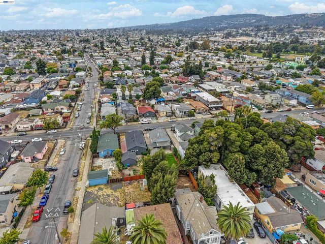 1614 82nd Ave, Oakland, CA 94621