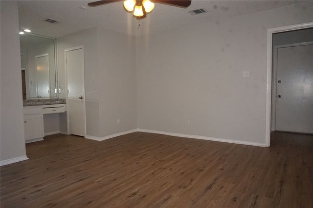 4704 Aspen Way, Haltom City, TX 76137