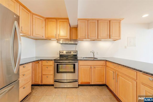 333 Grand Avenue 4B, Palisades Park, NJ 07650