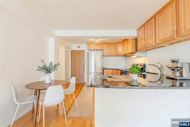 333 Grand Avenue 4B, Palisades Park, NJ 07650