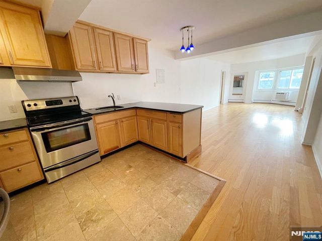 333 Grand Avenue 4B, Palisades Park, NJ 07650