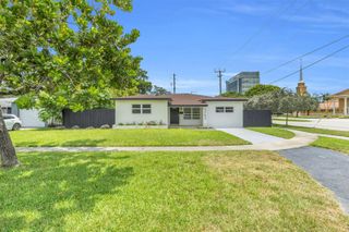 3262 Pierce Street, Hollywood, FL 33021
