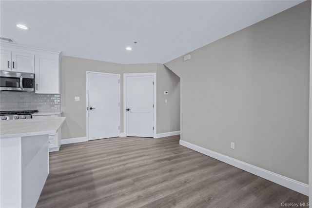 110 School Street 1, Glen Cove, NY 11542