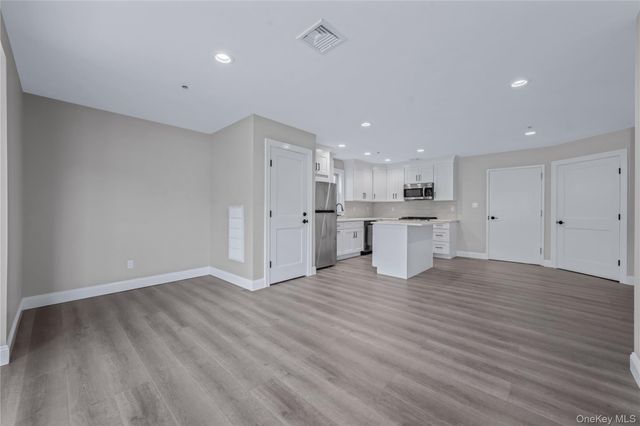 110 School Street 1, Glen Cove, NY 11542