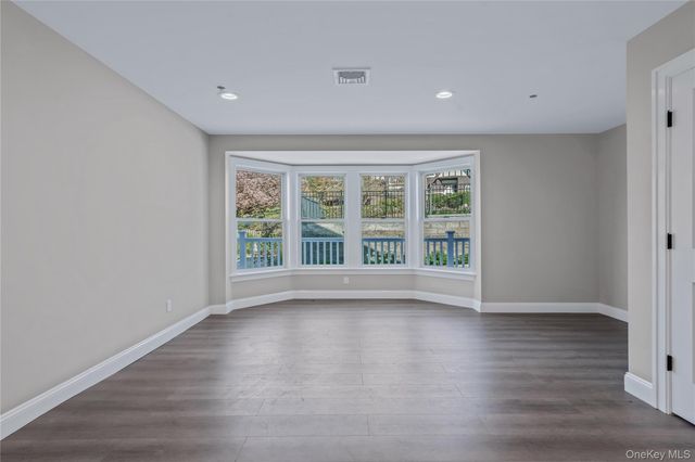 110 School Street 1, Glen Cove, NY 11542