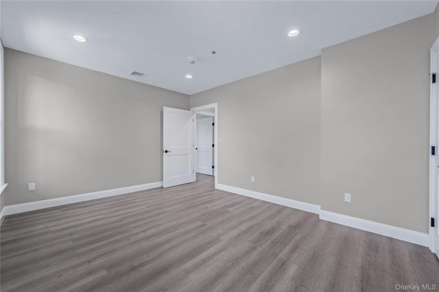 110 School Street 1, Glen Cove, NY 11542