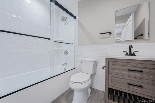 110 School Street 1, Glen Cove, NY 11542